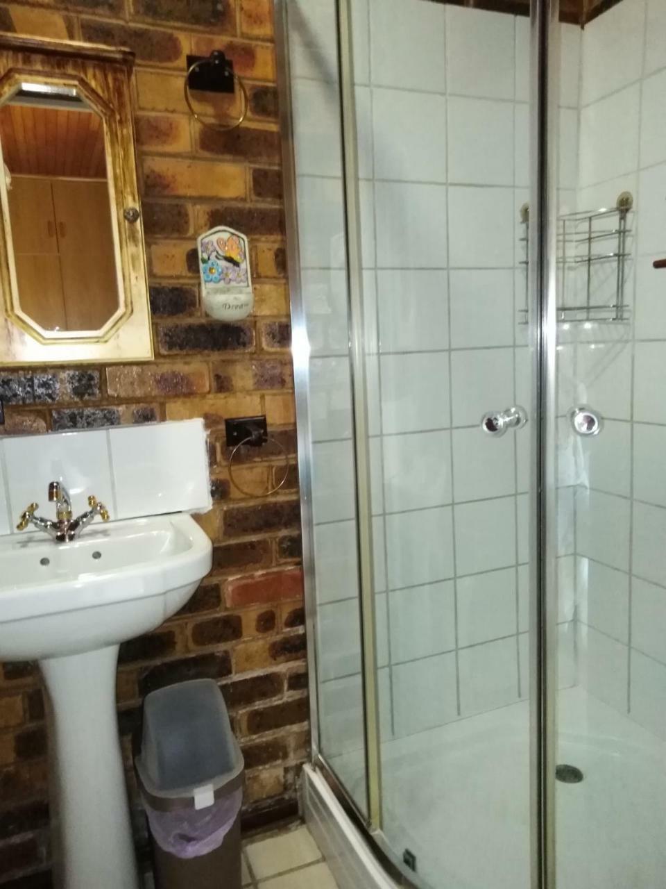 Khokha Moya Guesthouse Эрмело Экстерьер фото